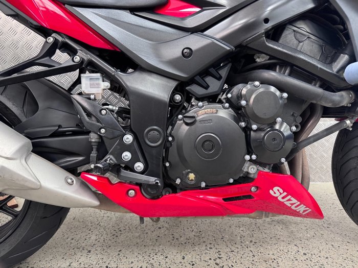 2017 Suzuki GSX-S750 RED