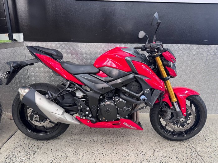 2017 Suzuki GSX-S750 RED