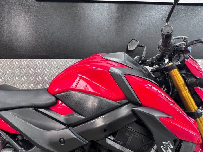 2017 Suzuki GSX-S750 RED