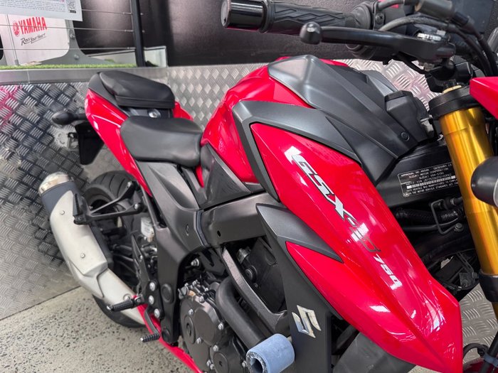 2017 Suzuki GSX-S750 RED