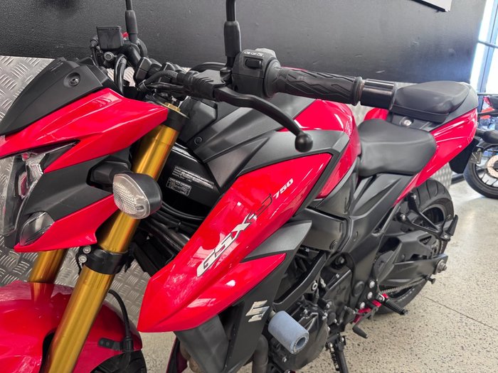 2017 Suzuki GSX-S750 RED