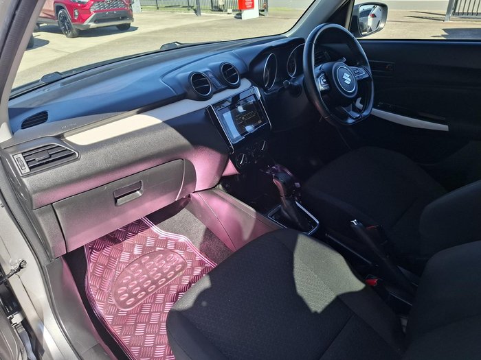 2017 Suzuki Swift GL Navigator