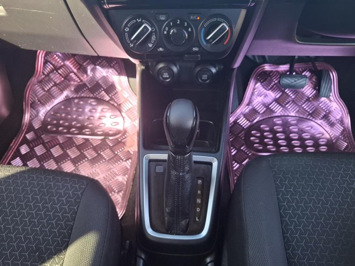 2017 Suzuki Swift GL Navigator