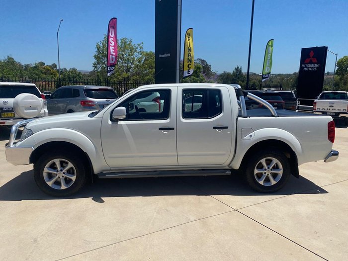 2013 Nissan Navara ST