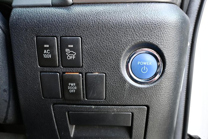 2015 Toyota Alphard Hybrid AYH30W White