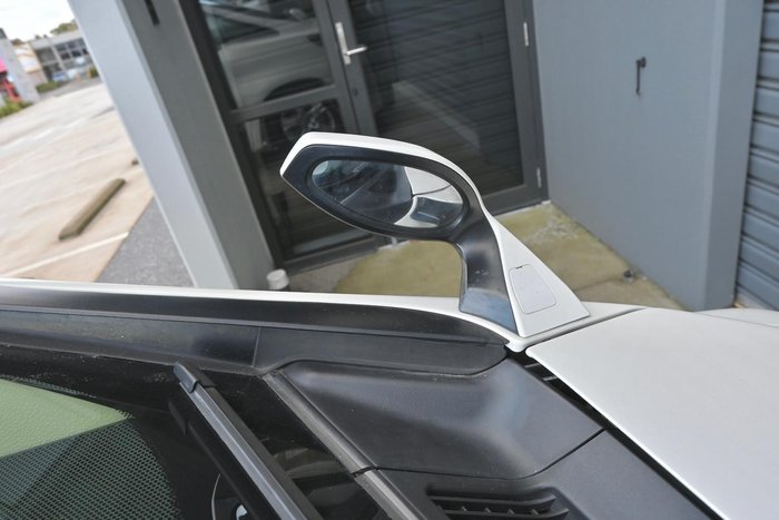 2015 Toyota Alphard Hybrid AYH30W White