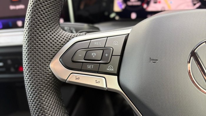 2025 Volkswagen Golf 110TSI R-Line
