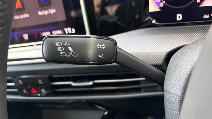 2025 Volkswagen Golf 110TSI R-Line