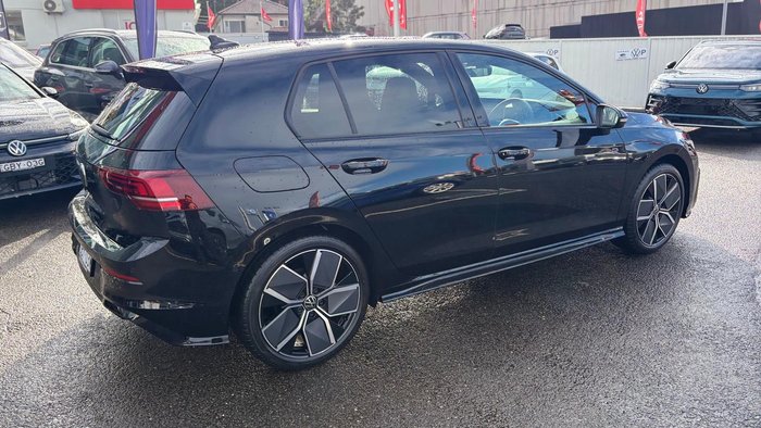 2025 Volkswagen Golf 110TSI R-Line