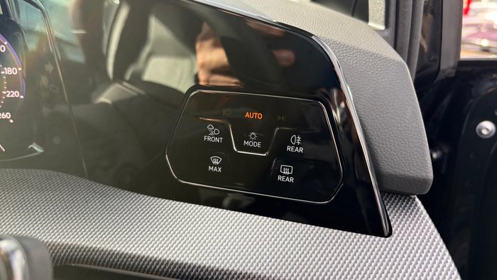 2025 Volkswagen Golf 110TSI R-Line