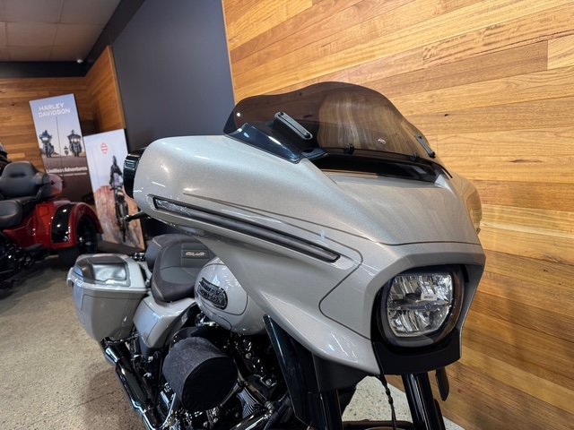 2023 Harley-davidson FLHXSE CVO STREET GLIDE Silver