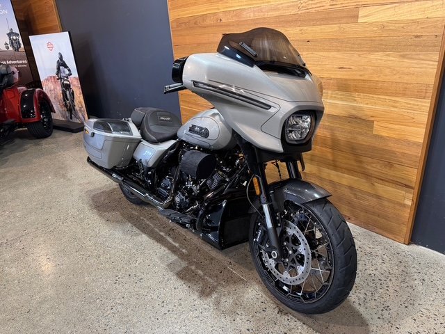 2023 Harley-davidson FLHXSE CVO STREET GLIDE Silver