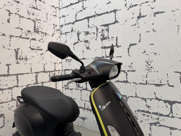 2025 Vespa Sprint Tech 150 Sprint Black