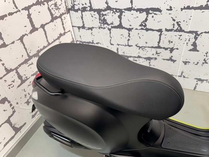 2025 Vespa Sprint Tech 150 Sprint Black