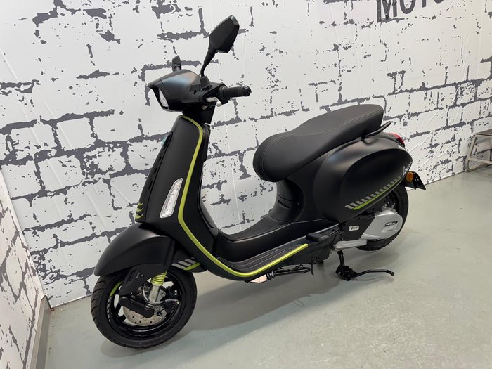 2025 Vespa Sprint Tech 150 Sprint Black
