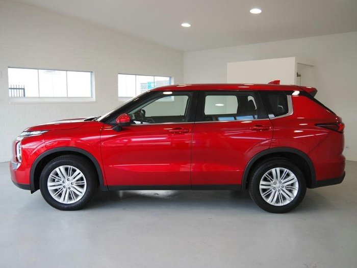 2022 Mitsubishi Outlander ES