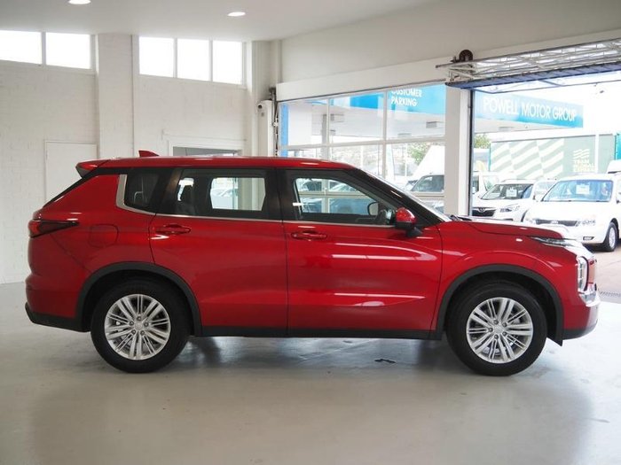 2022 Mitsubishi Outlander ES