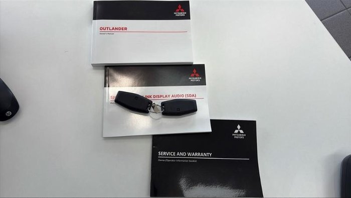 2022 Mitsubishi Outlander ES