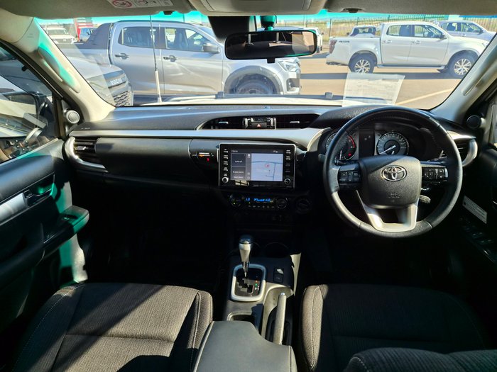 2021 Toyota Hilux SR5 White
