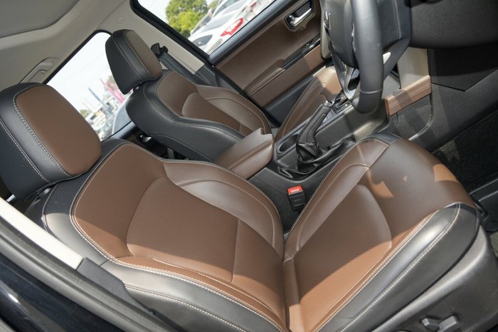 2023 Mahindra Scorpio Z8