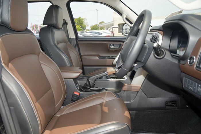 2023 Mahindra Scorpio Z8