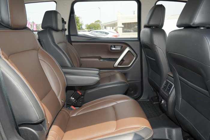 2023 Mahindra Scorpio Z8