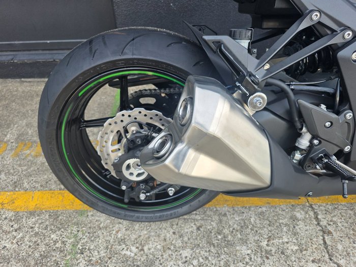 2025 Kawasaki Z1000 GREY