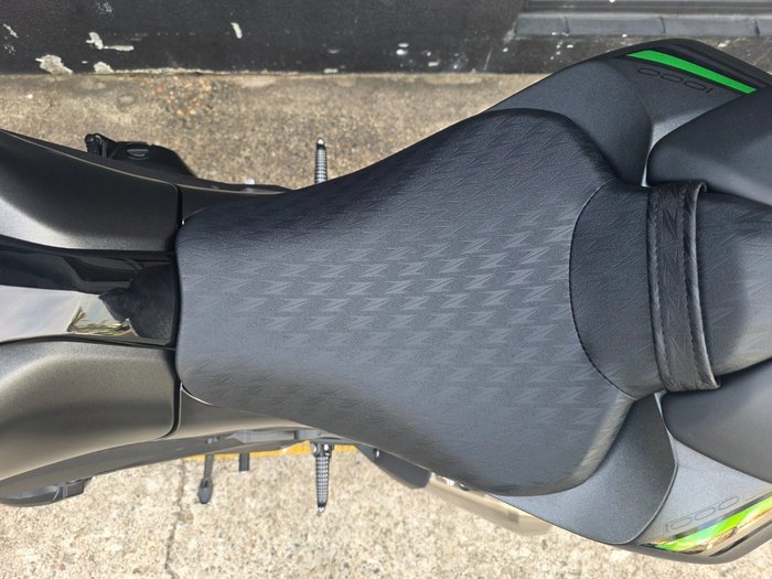 2025 Kawasaki Z1000 GREY