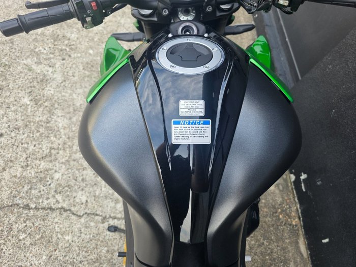 2025 Kawasaki Z1000 GREY