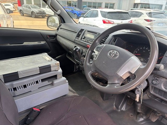 2014 Toyota HIACE HIACE 3.0L T/D M/T LWB (White only) 7N11250 001