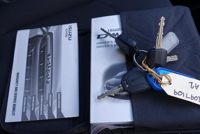 2022 Isuzu D-MAX SX MY22 4X4 Dual Range Mineral White