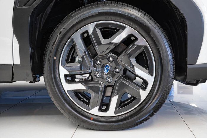 2025 Subaru Forester Touring S6 MY26 AWD Crystal White