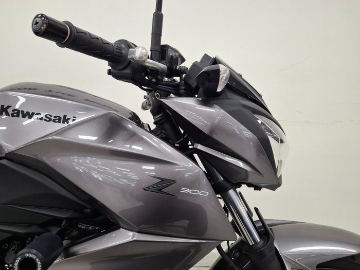 2017 Kawasaki Z300 Silver