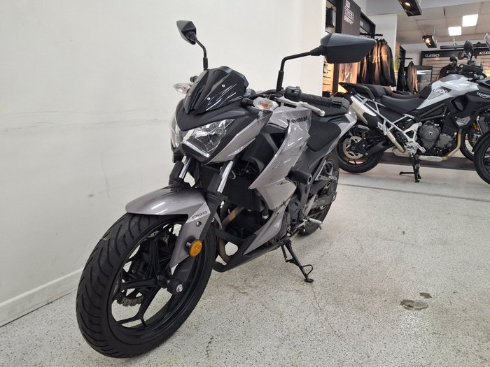 2017 Kawasaki Z300 Silver