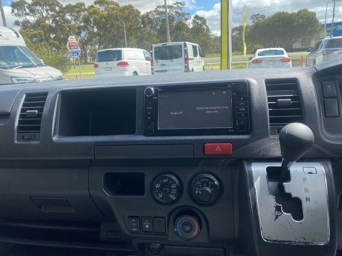 2017 Toyota Hiace Commuter