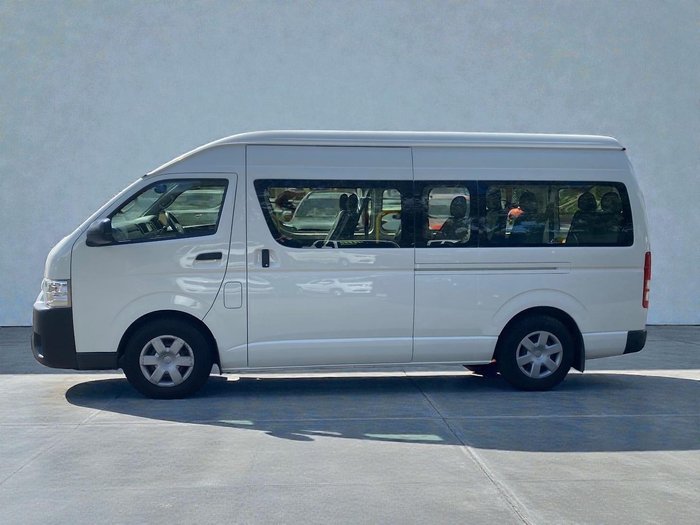 2017 Toyota Hiace Commuter