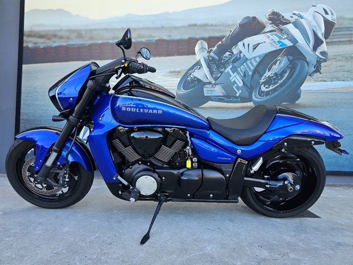 2015 Suzuki VZR 1800 BOULEVARD (M109R) Black