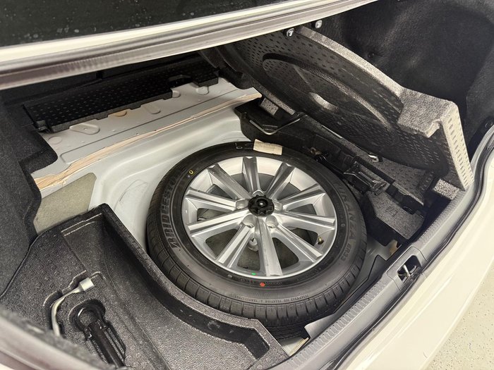 2016 Toyota Camry Atara S ASV50R Diamond White