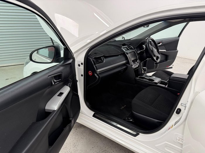 2016 Toyota Camry Atara S ASV50R Diamond White