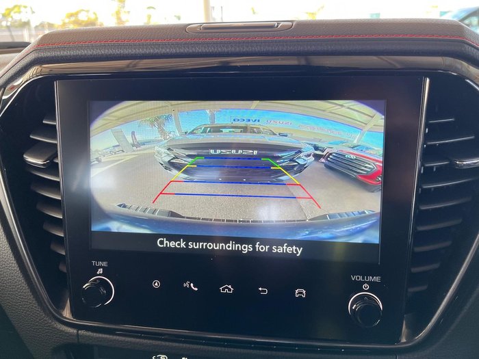 2025 Isuzu D-MAX X-TERRAIN