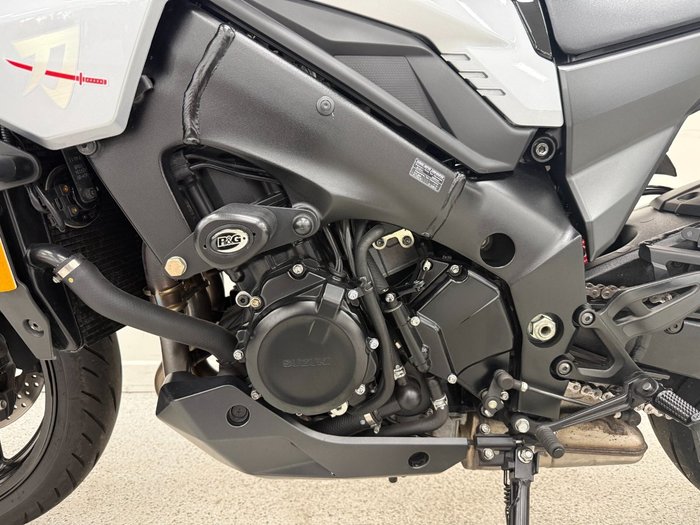 Suzuki 2020 SUZUKI 1000CC GSXS-S1000SRQ Silver