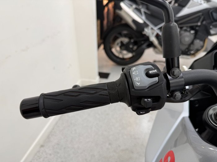 Suzuki 2020 SUZUKI 1000CC GSXS-S1000SRQ Silver