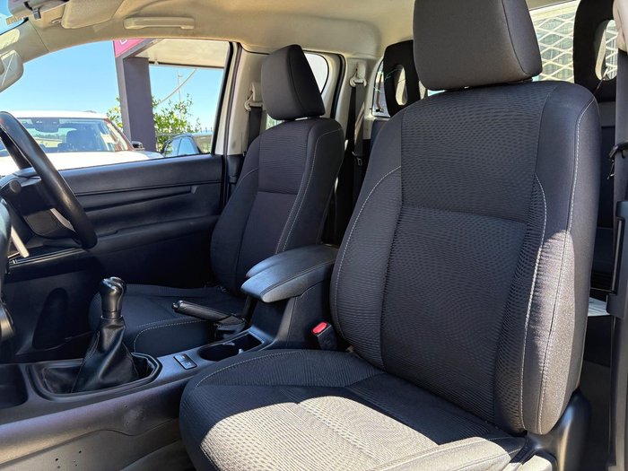 2020 Toyota Hilux SR