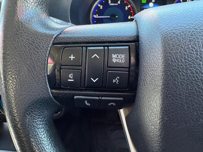 2020 Toyota Hilux SR