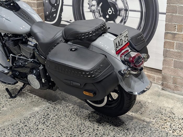 2025 Harley-Davidson Heritage Classic 117 (FLHC) Softail