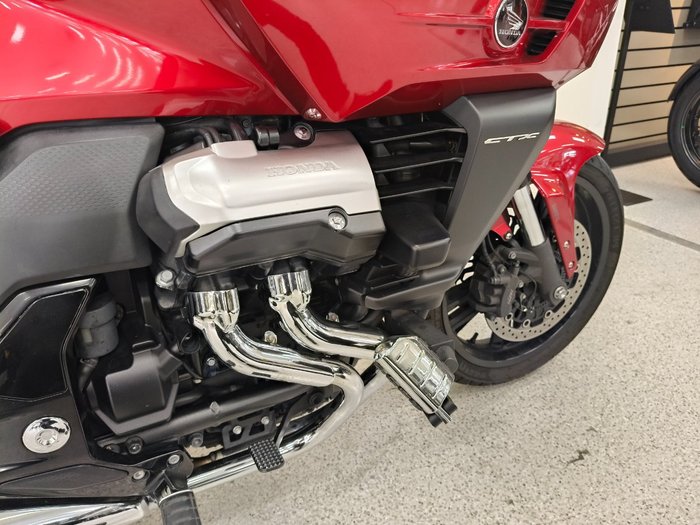 Honda 2014 HONDA 1300CC CTX1300A Red