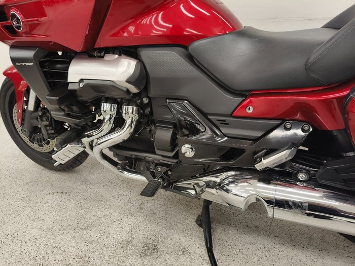 Honda 2014 HONDA 1300CC CTX1300A Red