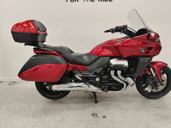 Honda 2014 HONDA 1300CC CTX1300A Red