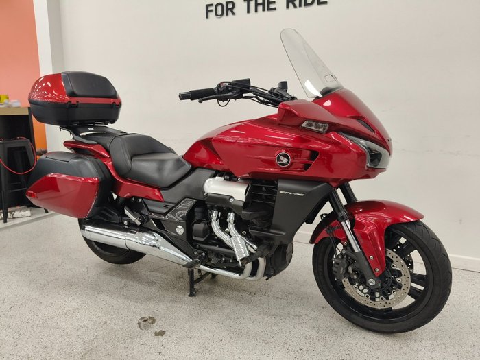 Honda 2014 HONDA 1300CC CTX1300A Red