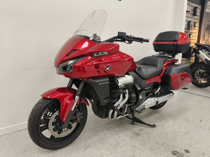 Honda 2014 HONDA 1300CC CTX1300A Red